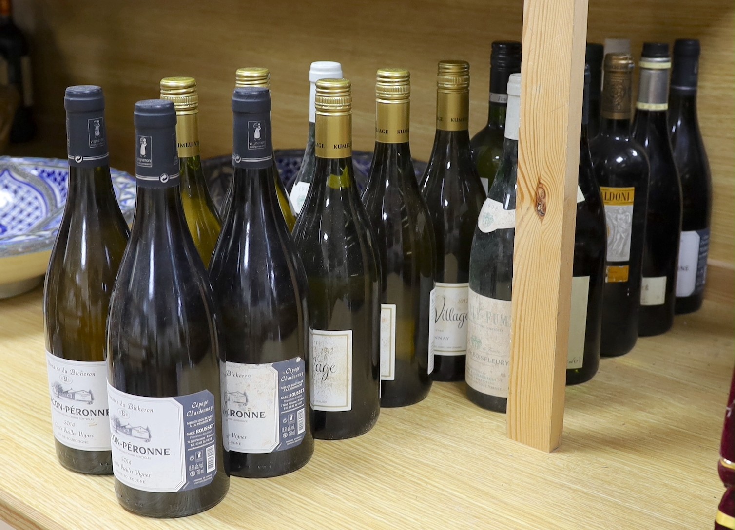 Eighteen bottles of assorted white wines, to include five Kumea Village 2012, three Mâcon-Péronne 2014, two Cuvee de Boisfleury 1998 and others (18)
